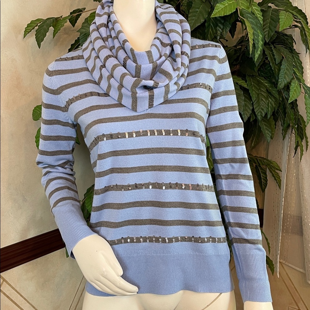 NY&CO BLUE & GRAY SEQUIN ACCENT V-NECK SWEATER